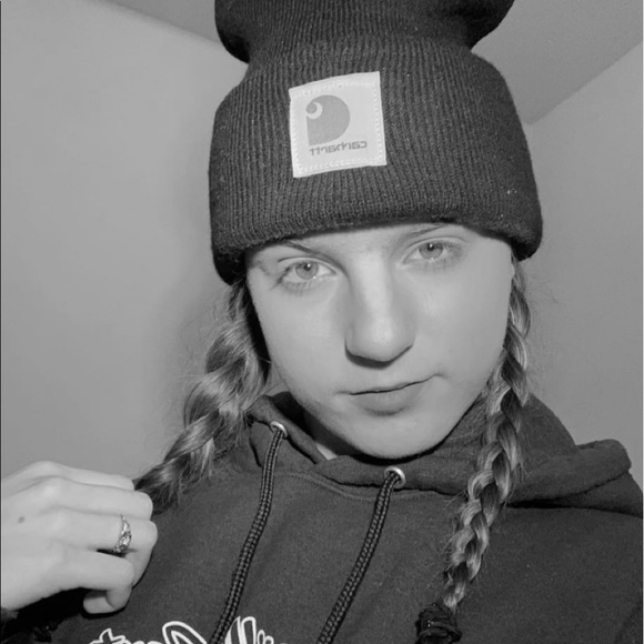 Meet your Posher, Josie - Picture 4 of 5